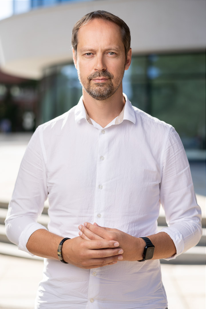 Executive kouč Aleš Kohoutek, portrét v exteriéru