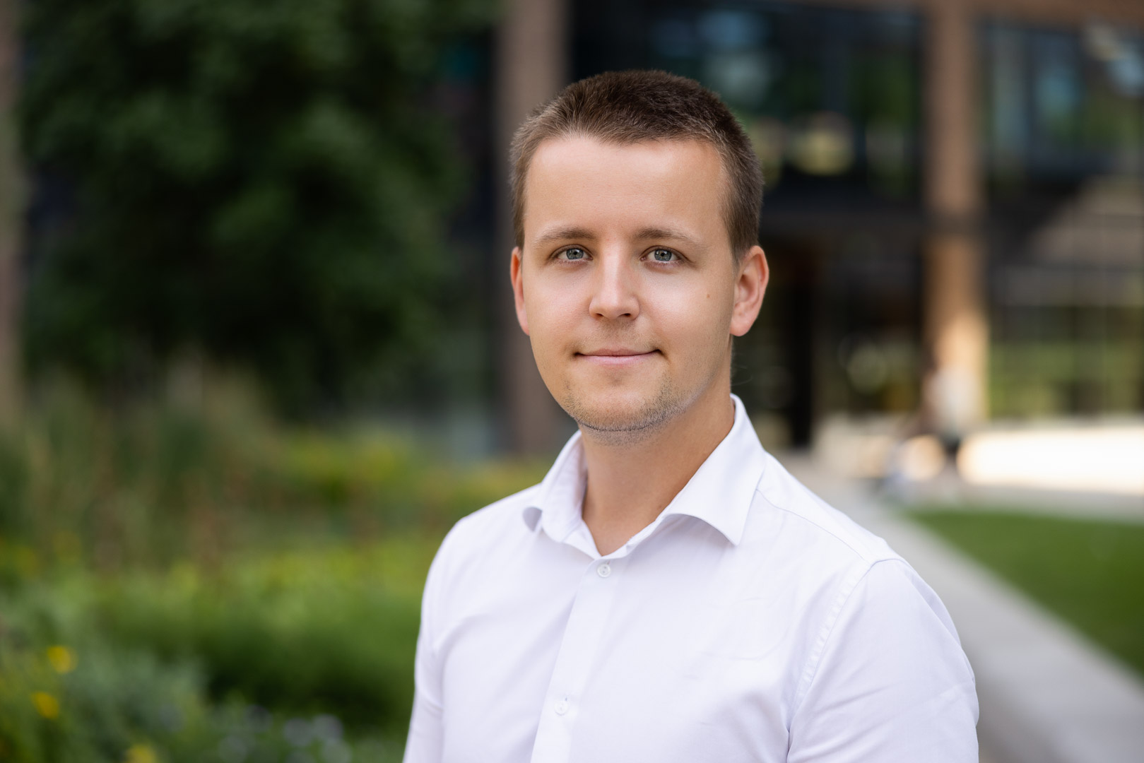 Business portrét muže na tmavém pozadí, Kreativní studio Mitty Brno